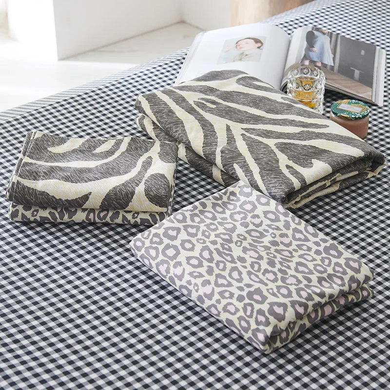 Black White Print Duvet Bed Set
